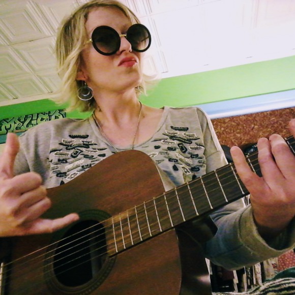 5⭐ REPUTABLE TRUSTED SELLER! BOHEMIAN, VINTAGE, TRENDY DESIGNER & LUXURY BRANDS - Picture 4 of 8